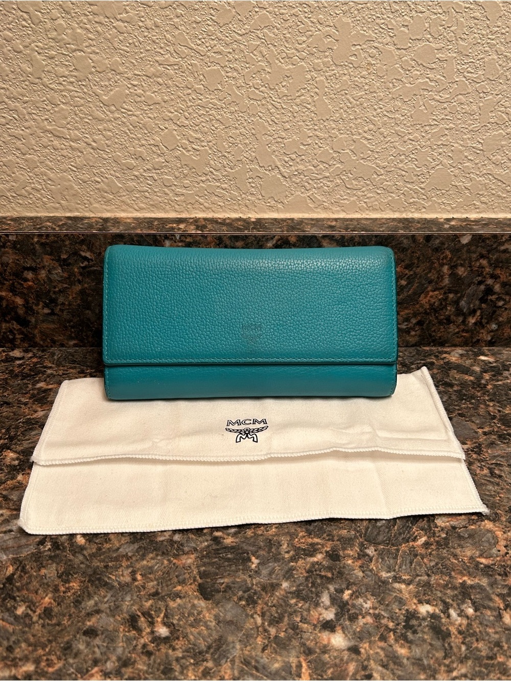 MCM | Leather Continental Wallet